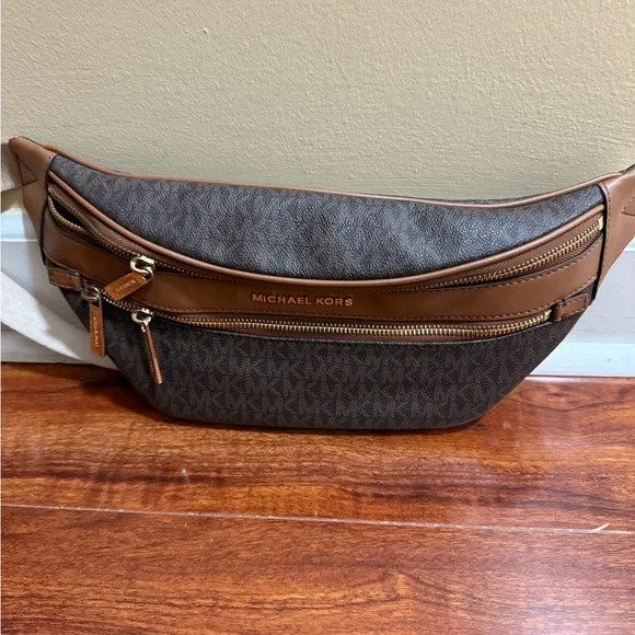 Michael Kors Brown and Tan Belt Bag - Picture 2 of 3